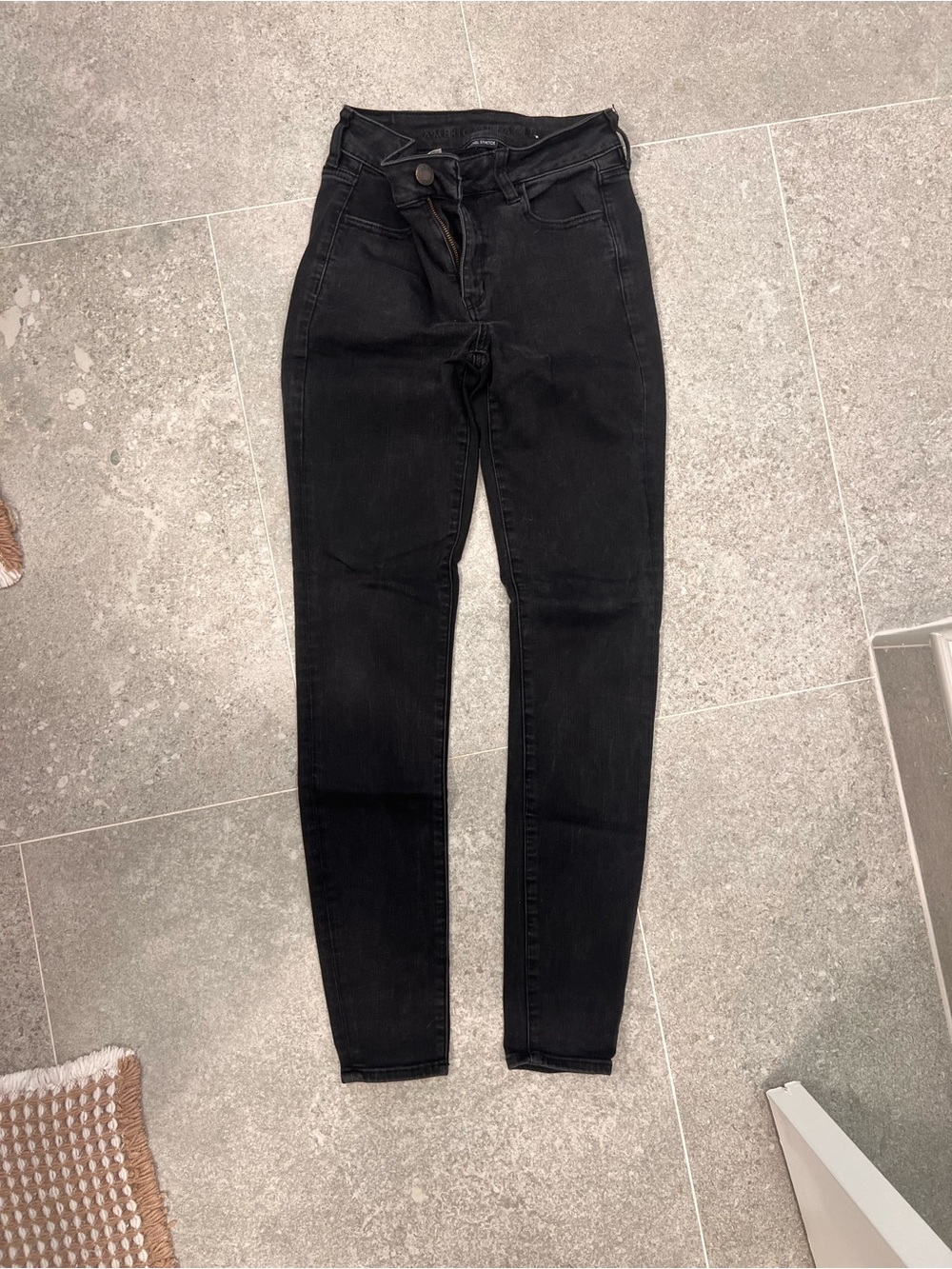 American Eagle Outfitters Black High-Rise Skinny Jeans